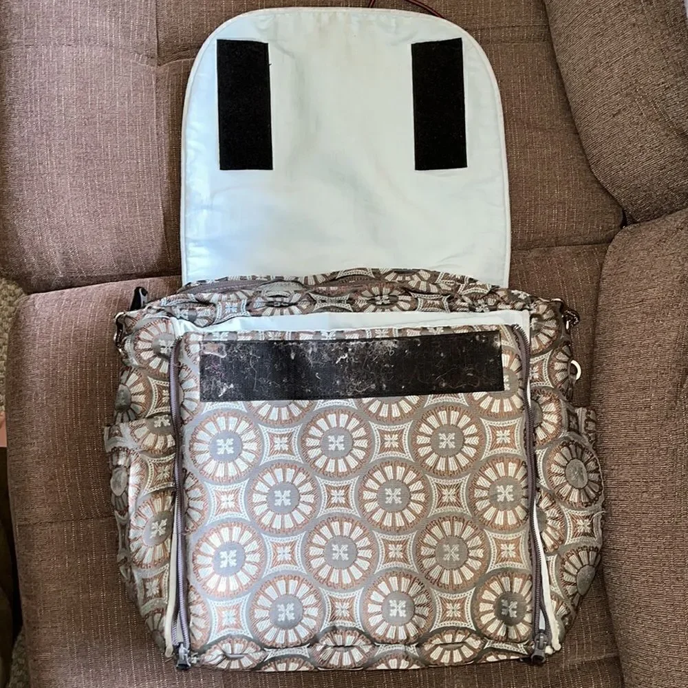 CUTE PETUNIA PICKLE BOTTOM DIAPER BAG/PURSE/BACKPACK